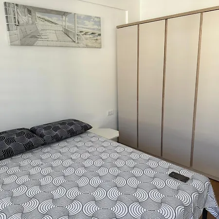 Entierement Equipe Neuf - 8 * Budva